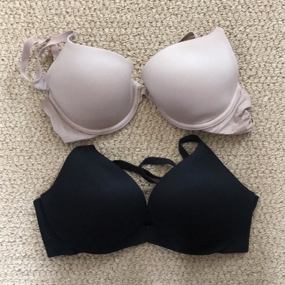 Pair of 32C Victoria secret bras
